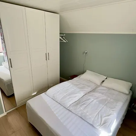 Feriehus 8 Person In Urangsvag *