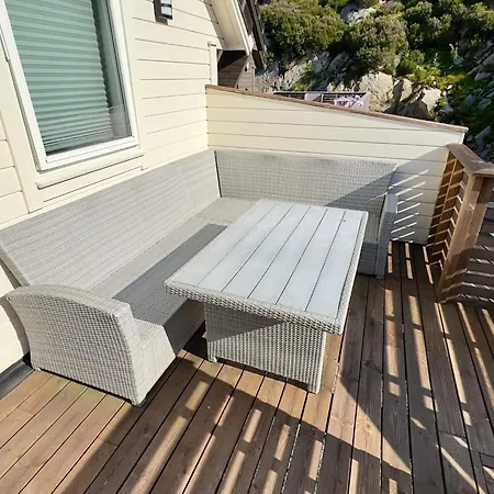 8 Person In Urangsvag Ervik (Urangsvag)