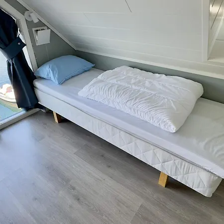 Feriehus 8 Person In Urangsvag