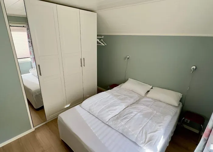 Feriehus 8 Person In Urangsvag *