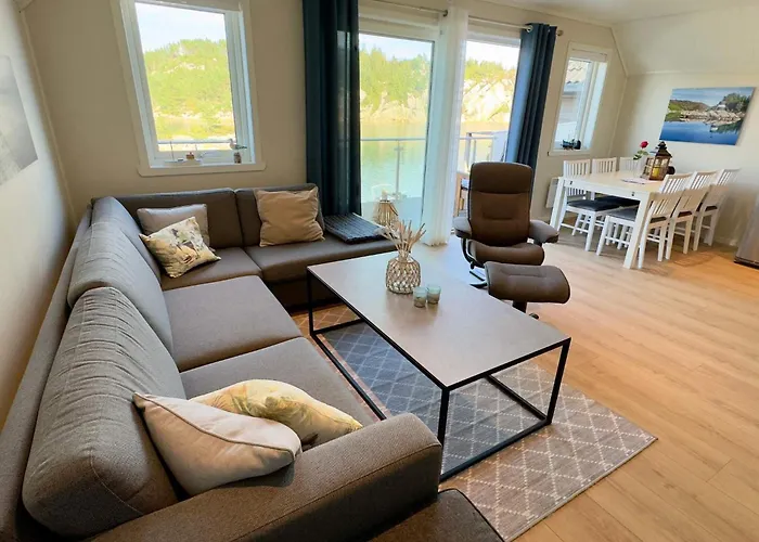 Feriehus 8 Person In Urangsvag *