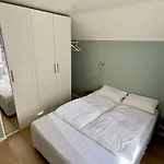 Feriehus 8 Person In Urangsvag *