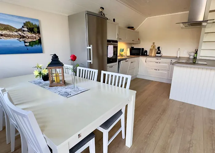 8 Person In Urangsvag