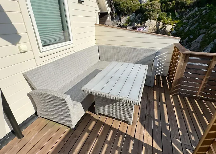 8 Person In Urangsvag Ervik (Urangsvag)