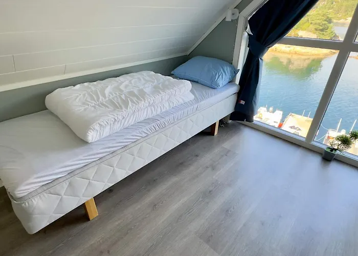 8 Person In Urangsvag Ervik (Urangsvag)