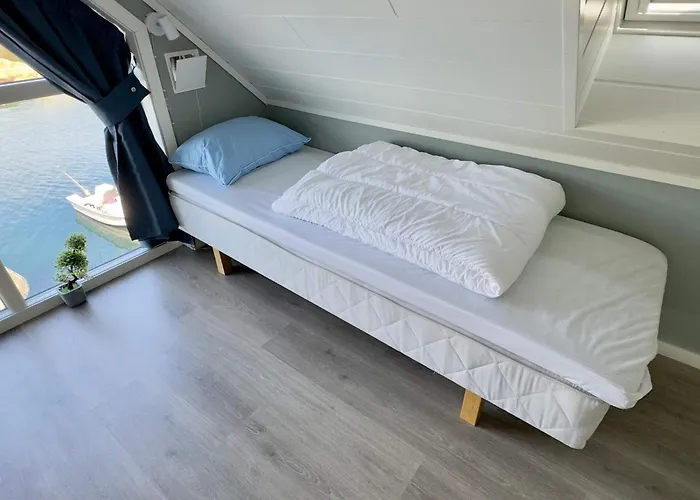 Semesterbostad 8 Person In Urangsvag